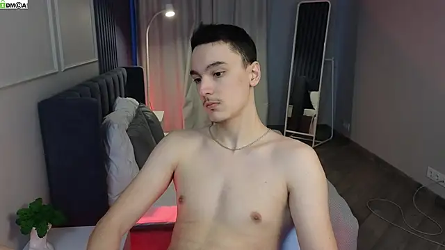 MoonlinSkinn online show from March 12, 1:12 am