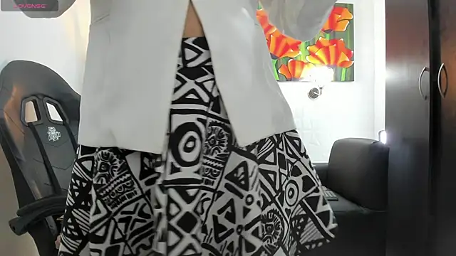 Snapshot of Miss_clarepocahose chatting on December 21, 4:58 pm Miss clarepocahose online show from December 21, 4:58 pm