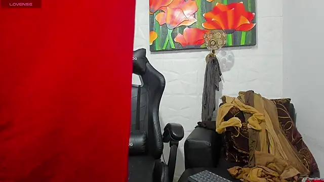 Snapshot of Miss_clarepocahose chatting on May 7, 12:38 am Miss clarepocahose online show from May 7, 12:38 am