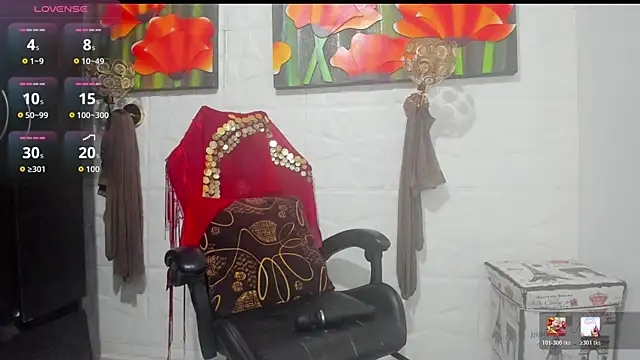 Snapshot of Miss_clarepocahose chatting on May 25, 11:44 pm Miss clarepocahose online show from May 25, 11:44 pm