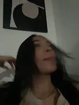 Snapshot of KarolRojas_22 chatting on June 5, 7:36 am KarolRojas 22 online show from June 5, 7:36 am