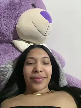Snapshot of KarolRojas_22 chatting on July 8, 8:57 pm KarolRojas 22 online show from July 8, 8:57 pm