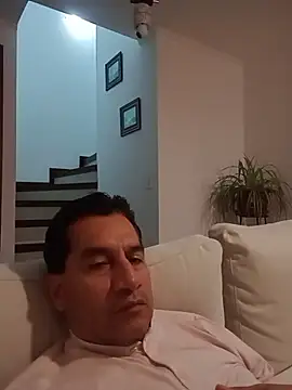 ChrisFloresP online show from November 26, 11:28 pm