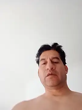 ChrisFloresP online show from December 3, 12:25 pm