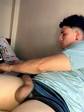 Snapshot of angelxxx95 chatting on January 14, 6:13 pm angelxxx95 online show from January 14, 6:13 pm