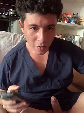 Snapshot of angelxxx95 chatting on February 6, 7:39 pm angelxxx95 online show from February 6, 7:39 pm