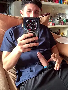 Snapshot of angelxxx95 chatting on February 13, 7:10 pm angelxxx95 online show from February 13, 7:10 pm