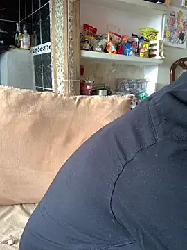 Snapshot of angelxxx95 chatting on February 18, 4:25 pm angelxxx95 online show from February 18, 4:25 pm