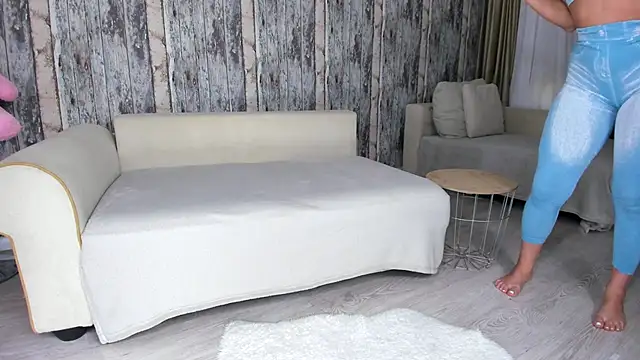 Snapshot of SexyElisabeth chatting on November 2, 6:16 am SexyElisabeth online show from November 2, 6:16 am