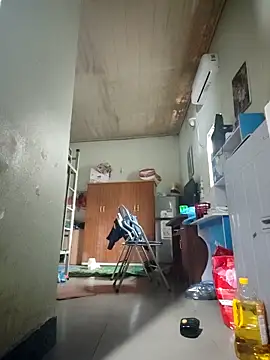 LianLaz online show from December 19, 7:48 am