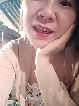 Lily-ross22 online show from December 19, 5:14 am