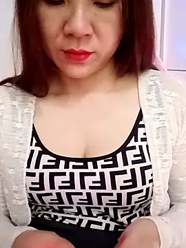 Lily-ross22 online show from January 19, 3:10 am