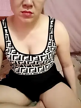 Lily-ross22 online show from May 22, 10:59 pm