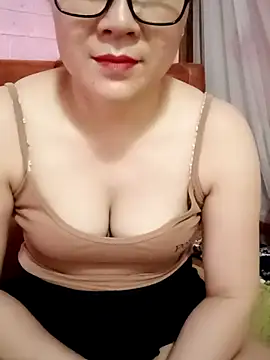 Lily-ross22 online show from July 3, 4:13 pm