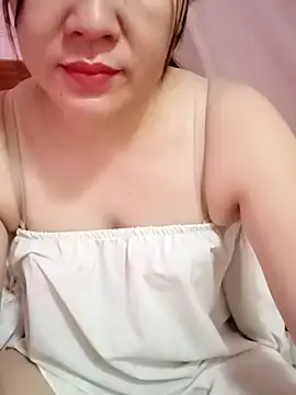 Lily-ross22 online show from July 28, 3:32 pm