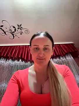 Snapshot of TomilaSi chatting on December 1, 9:31 pm TomilaSi online show from December 1, 9:31 pm