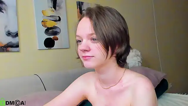 Olivia Riesz online show from May 2, 1:21 am