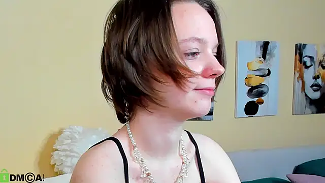 Snapshot of Olivia_Riesz chatting on May 10, 12:49 am Olivia Riesz online show from May 10, 12:49 am