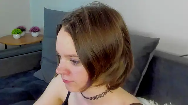 Snapshot of Olivia_Riesz chatting on June 14, 1:14 am Olivia Riesz online show from June 14, 1:14 am