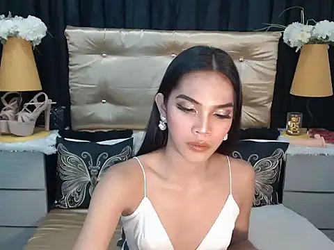 Snapshot of SexyPetiteAra chatting on November 28, 10:56 pm SexyPetiteAra online show from November 28, 10:56 pm