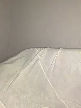 Snapshot of Tomiris87 chatting on December 3, 2:19 am Tomiris87 online show from December 3, 2:19 am