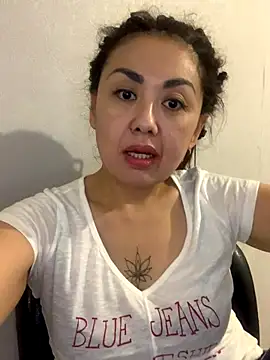 Snapshot of Tomiris87 chatting on December 16, 2:55 pm Tomiris87 online show from December 16, 2:55 pm