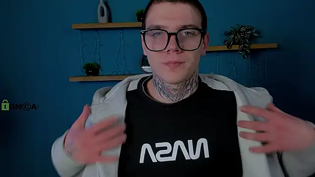 drew soft  online show from December 18, 7:53 pm