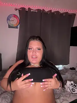 CurvyAyla online show from February 4, 1:28 pm