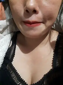 Snapshot of mai-mai-97 chatting on December 5, 2:03 pm mai-mai-97 online show from December 5, 2:03 pm