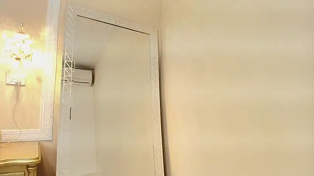 Snapshot of HallieStone chatting on June 4, 12:44 pm HallieStone online show from June 4, 12:44 pm