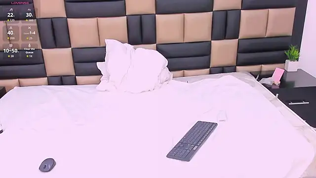 Snapshot of JessicaBosch chatting on December 13, 7:53 pm JessicaBosch online show from December 13, 7:53 pm