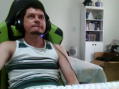 Snapshot of Fussador chatting on November 24, 5:45 pm Fussador online show from November 24, 5:45 pm