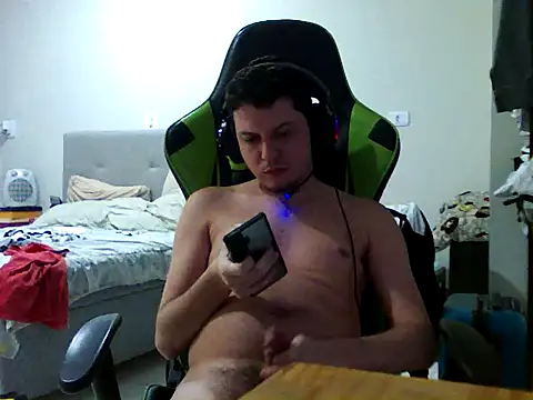 Snapshot of Fussador chatting on April 6, 4:46 am Fussador online show from April 6, 4:46 am