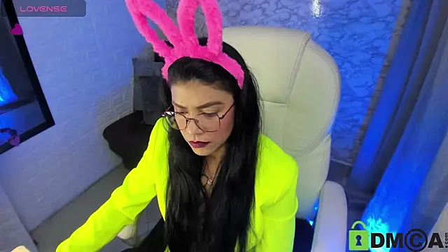 Snapshot of aisha_cambell chatting on December 2, 9:54 pm aisha cambell online show from December 2, 9:54 pm