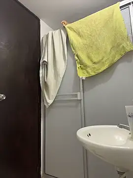 Snapshot of Miia_moonn chatting on December 14, 11:15 am Miia moonn online show from December 14, 11:15 am