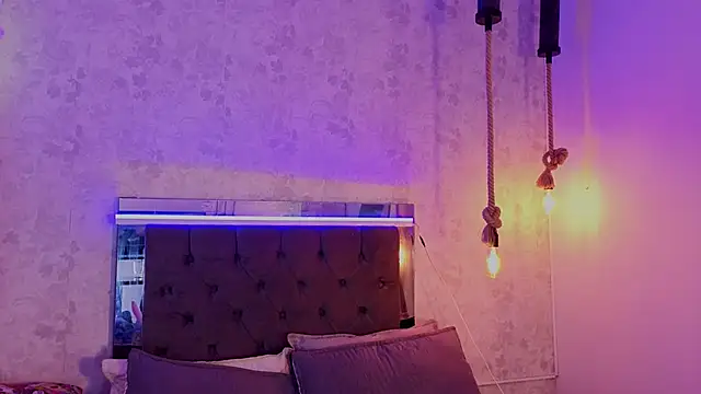 Snapshot of megan_lenon chatting on May 20, 7:20 pm megan lenon online show from May 20, 7:20 pm