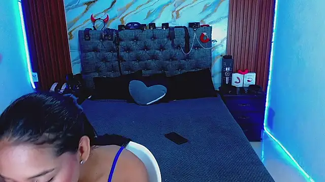 Meryandcris online show from March 14, 2:39 am