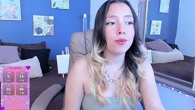 Snapshot of SophieMillan1 chatting on November 26, 2:51 pm SophieMillan1 online show from November 26, 2:51 pm