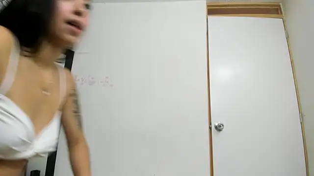 Snapshot of angel_pink7 chatting on December 16, 7:19 pm angel pink7 online show from December 16, 7:19 pm