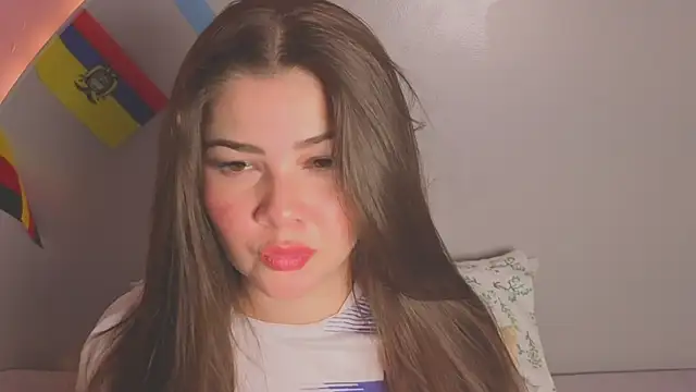 amyvans  online show from July 4, 8:59 pm