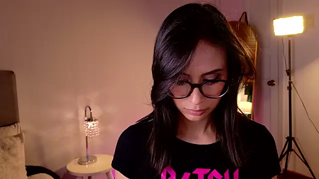 Snapshot of Rue_Bellafire chatting on July 23, 8:18 pm Rue Bellafire online show from July 23, 8:18 pm