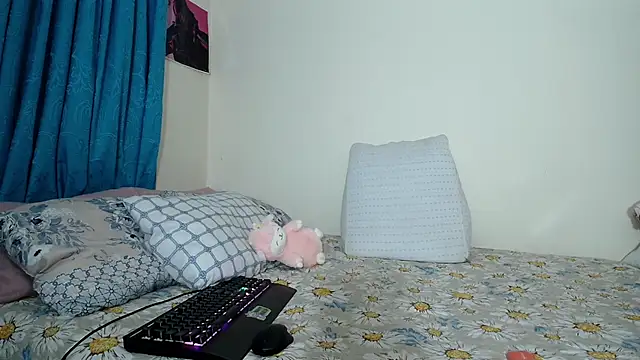 Snapshot of Sweet_navy_ chatting on April 3, 11:36 pm Sweet navy online show from April 3, 11:36 pm