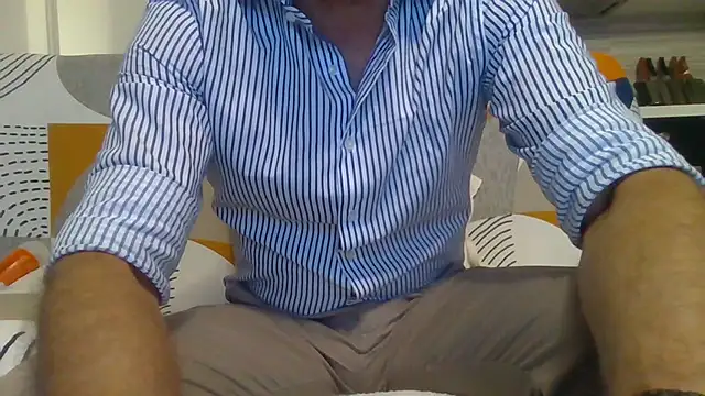 Snapshot of Eroshotlicker chatting on July 6, 9:50 pm Eroshotlicker online show from July 6, 9:50 pm