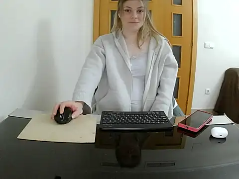 Snapshot of Adelyxveex chatting on December 1, 11:43 pm Adelyxveex online show from December 1, 11:43 pm