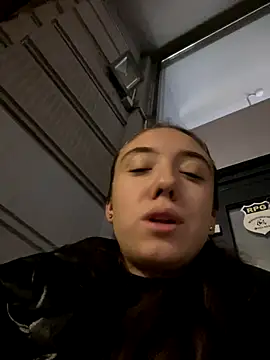 Snapshot of CristinaSw chatting on December 5, 8:16 pm CristinaSw online show from December 5, 8:16 pm