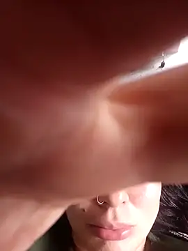   Aysha online show from December 2, 8:04 pm