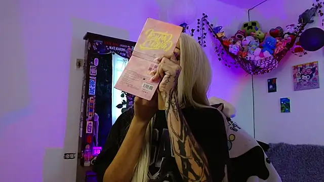 Snapshot of Layla_quinn chatting on January 13, 8:25 pm Layla quinn online show from January 13, 8:25 pm