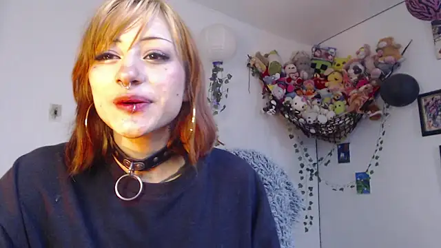 Snapshot of Layla_quinn chatting on May 21, 8:05 pm Layla quinn online show from May 21, 8:05 pm