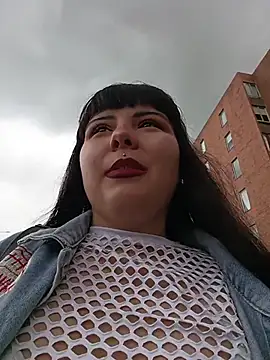 Snapshot of Yuliks_ chatting on December 4, 3:21 pm Yuliks online show from December 4, 3:21 pm