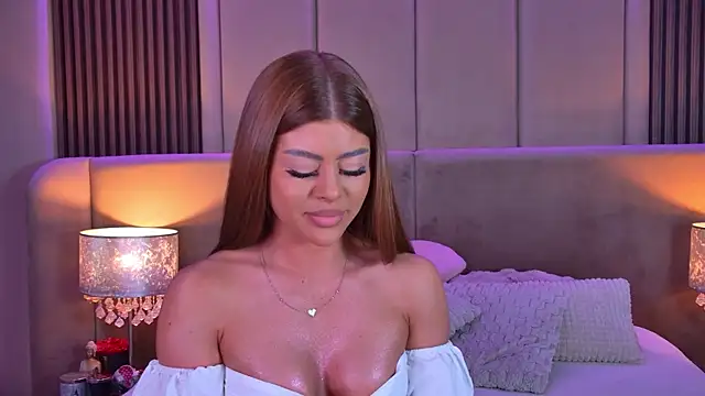 StephanieYves online show from June 10, 4:50 pm